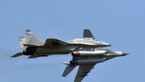 SRPSKI MiG-29 DOPRATILI SIJA: Pre sletanja na aerodrom znak je dala vojna avijacija Srbije