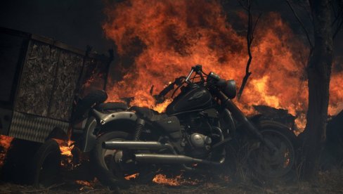 ОКО АТИНЕ ЈОШ ГОРИ: Пожар захватио шумовити југоисток грчке престонице ОКО АТИНЕ ЈОШ ГОРИ: Пожар захватио шумовити југоисток грчке престонице