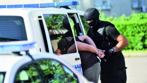 DRŽAVLJANI SRBIJE POHAPŠENI U BANJALUCI: Za jednim od ranije raspisana poternica DRŽAVLJANI SRBIJE POHAPŠENI U BANJALUCI: Za jednim od ranije raspisana poternica