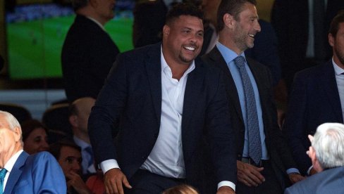 LEGENDA FUDBALA BEZ DLAKE NA JEZIKU: Ronaldo šokirao izborom najgoreg saigrača (VIDEO) LEGENDA FUDBALA BEZ DLAKE NA JEZIKU: Ronaldo šokirao izborom najgoreg saigrača (VIDEO)