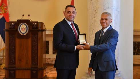 ПРИЗНАЊЕ ВУЛИНУ: Високо руско одликовање за министра одбране Србије ПРИЗНАЊЕ ВУЛИНУ: Високо руско одликовање за министра одбране Србије