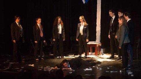 KULTURNI CENTAR PARAĆIN: Omladinska pozorišna scena na sarajevskom “Juventafestu” KULTURNI CENTAR PARAĆIN: Omladinska pozorišna scena na sarajevskom “Juventafestu”