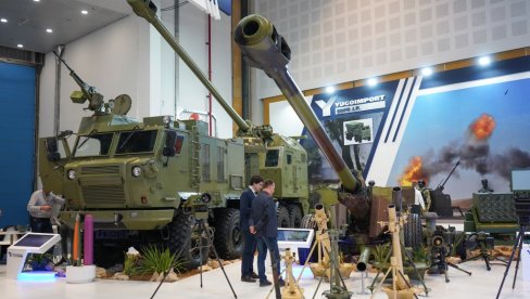 МОЋНА НОРА У САД: Американци одушевљени нашом хаубицом, доводили генерале да виде српско чудо одбрамбене индустрије! (ФОТО) МОЋНА НОРА У САД: Американци одушевљени нашом хаубицом, доводили генерале да виде српско чудо одбрамбене индустрије! (ФОТО)