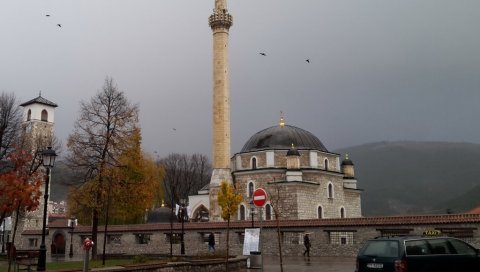 ДА СЕ НЕ ПОНОВЕ ПРОВОКАЦИЈЕ: Лука Марсенић донирао видео надзор Исламској заједници у Пљевљима ДА СЕ НЕ ПОНОВЕ ПРОВОКАЦИЈЕ: Лука Марсенић донирао видео надзор Исламској заједници у Пљевљима