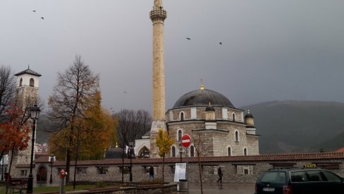 ДА СЕ НЕ ПОНОВЕ ПРОВОКАЦИЈЕ: Лука Марсенић донирао видео надзор Исламској заједници у Пљевљима ДА СЕ НЕ ПОНОВЕ ПРОВОКАЦИЈЕ: Лука Марсенић донирао видео надзор Исламској заједници у Пљевљима