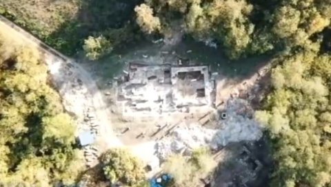 НЕВЕРОВАТНО ИСТОРИЈСКО ОТКРИЋЕ У СРБИЈИ: Пронађена средњовековна црква већа од Грачанице, задужбина цара Душана? (ФОТО/ВИДЕО) НЕВЕРОВАТНО ИСТОРИЈСКО ОТКРИЋЕ У СРБИЈИ: Пронађена средњовековна црква већа од Грачанице, задужбина цара Душана? (ФОТО/ВИДЕО)