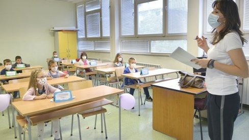 UČITELJIMA POSAO ZA STALNO: U Nacionalnoj službi za zapošljavanje počelo testiranje prosvetnih radnika UČITELJIMA POSAO ZA STALNO: U Nacionalnoj službi za zapošljavanje počelo testiranje prosvetnih radnika