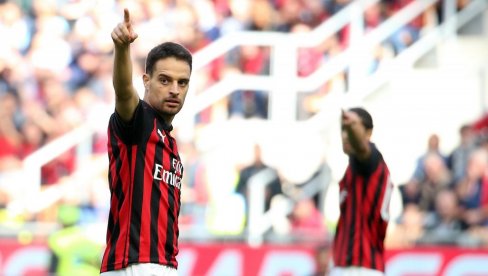 ODLAZAK IZ MILANA: Bonaventura prešao u Fiorentinu ODLAZAK IZ MILANA: Bonaventura prešao u Fiorentinu