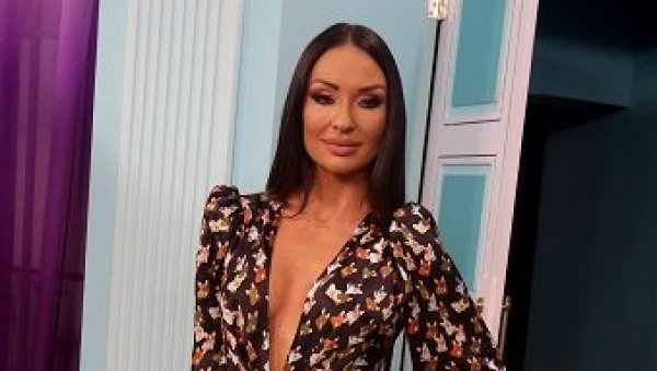 ПРИЧАЛО СЕ ДА ЈЕ КОЛЕГИНИЦА НАМЕРНО МИНИРА: Катарина Живковић открила детаље о естрадном скандалу о којем бруји регион ПРИЧАЛО СЕ ДА ЈЕ КОЛЕГИНИЦА НАМЕРНО МИНИРА: Катарина Живковић открила детаље о естрадном скандалу о којем бруји регион