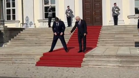 NEMAČKI PREDSEDNIK POSTROJIO MILANOVIĆA: Štajnmajer mu objasnio pravila ponašanja (VIDEO) NEMAČKI PREDSEDNIK POSTROJIO MILANOVIĆA: Štajnmajer mu objasnio pravila ponašanja (VIDEO)