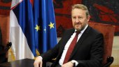 BAKIR IZETBEGOVIĆ POZITIVAN NA KORONU: Otkazao sve aktivnosti, a evo kako se oseća BAKIR IZETBEGOVIĆ POZITIVAN NA KORONU: Otkazao sve aktivnosti, a evo kako se oseća