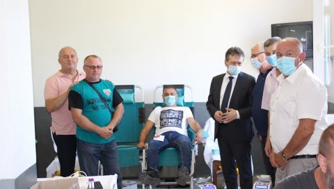 ДОБРОВОЉНИ ДАВАОЦИ: Село дало 65 боца крви! ДОБРОВОЉНИ ДАВАОЦИ: Село дало 65 боца крви!