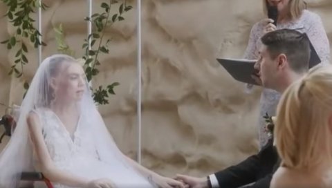 НАЈТУЖНИЈЕ ВЕНЧАЊЕ: Девојка (23) у последњем стадијуму рака рекла судбоносно да - није могла ни да хода (ВИДЕО) НАЈТУЖНИЈЕ ВЕНЧАЊЕ: Девојка (23) у последњем стадијуму рака рекла судбоносно да - није могла ни да хода (ВИДЕО)