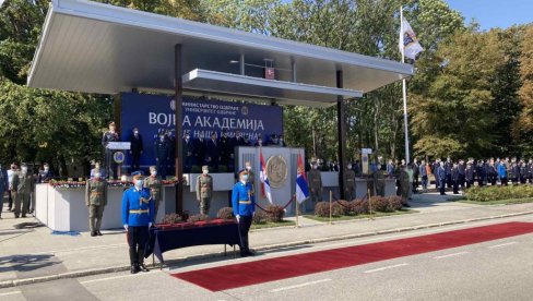 ВОЈСКА СРБИЈЕ ПРЕДСТАВИЛА НОВЕ СНАГЕ Председник поручио: За нашу војску постоји само једна страна - СРБИЈА! (ФОТО/ВИДЕО) ВОЈСКА СРБИЈЕ ПРЕДСТАВИЛА НОВЕ СНАГЕ Председник поручио: За нашу војску постоји само једна страна - СРБИЈА! (ФОТО/ВИДЕО)