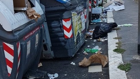 ДОБРО ДОШЛИ У ПОНИЖЕНИ РИМ: Вечни град препун смећа ДОБРО ДОШЛИ У ПОНИЖЕНИ РИМ: Вечни град препун смећа