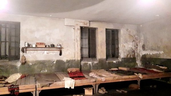 НА ДАНАШЊИ ДАН ЗАТВОРЕН ЗЛОГЛАСНИ БАЊИЧКИ ЛОГОР: Међу заточеницима једно време били жена Драже Михаиловића и Пашићев унук НА ДАНАШЊИ ДАН ЗАТВОРЕН ЗЛОГЛАСНИ БАЊИЧКИ ЛОГОР: Међу заточеницима једно време били жена Драже Михаиловића и Пашићев унук