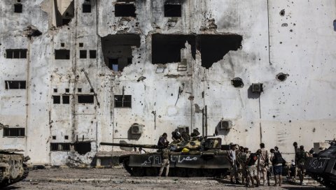 СУКОБИ НА ГРАНИЦИ СА ЛИБИЈОМ: Људи беже, Тунис затворио границу због сигурности својих грађана СУКОБИ НА ГРАНИЦИ СА ЛИБИЈОМ: Људи беже, Тунис затворио границу због сигурности својих грађана