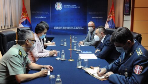 ВУЛИН СА АМБАСАДОРКОМ НР КИНЕ ЧЕН БО: Искрено пријатељство две земље ВУЛИН СА АМБАСАДОРКОМ НР КИНЕ ЧЕН БО: Искрено пријатељство две земље