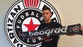 DAO GOL ZVEZDI I PRODUŽIO UGOVOR SA PARTIZANOM: Jović zadužio crno-beli dres DAO GOL ZVEZDI I PRODUŽIO UGOVOR SA PARTIZANOM: Jović zadužio crno-beli dres