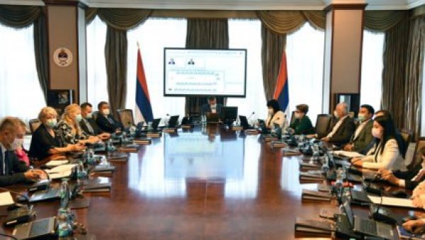 ОДЛУКА РЕПУБЛИЧКОГ ШТАБА РС У БОРБИ ПРОТИВ ВИРУСА КОРОНА: Све превентивне мере продужене за 14 дана ОДЛУКА РЕПУБЛИЧКОГ ШТАБА РС У БОРБИ ПРОТИВ ВИРУСА КОРОНА: Све превентивне мере продужене за 14 дана