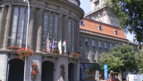 САДА ИМАЈУ И ПРАВНОГ ВЛАСНИКА: У Суботици и Сенти озакоњен велики број објеката у јавној својини САДА ИМАЈУ И ПРАВНОГ ВЛАСНИКА: У Суботици и Сенти озакоњен велики број објеката у јавној својини