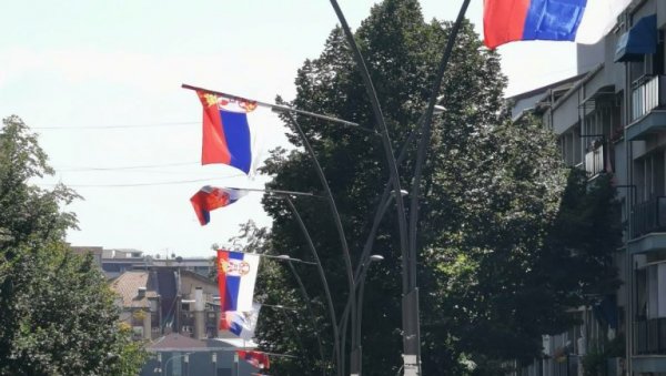 СДС: Озаконити празник Дан јединства, слободе и националне заставе СДС: Озаконити празник Дан јединства, слободе и националне заставе