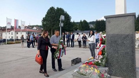 КОМЕМОРАЦИЈА НА СПОМЕН ГРОБЉУ „МАЛИ ЗЕЈТИНЛИК“: Поводом Дана несталих и погинулих у минулом рату у БиХ КОМЕМОРАЦИЈА НА СПОМЕН ГРОБЉУ „МАЛИ ЗЕЈТИНЛИК“: Поводом Дана несталих и погинулих у минулом рату у БиХ