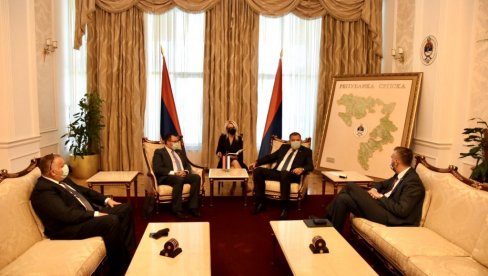 DOGOVORENO OSNIVANJE SAJBER AKADEMIJE U BANJA LUCI: Dodik i Rajčević sa predstavnicima Elta sistema iz Izraela DOGOVORENO OSNIVANJE SAJBER AKADEMIJE U BANJA LUCI: Dodik i Rajčević sa predstavnicima Elta sistema iz Izraela
