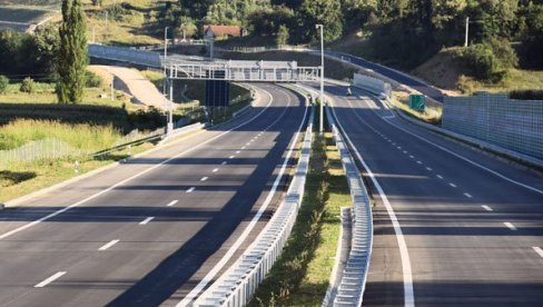 POČINJU RADOVI NA JOŠ DVA KORIDORA: Iako se već uveliko grade četiri auto-puta, Srbija i ove godine ide u nove infrastrukturne projekte POČINJU RADOVI NA JOŠ DVA KORIDORA: Iako se već uveliko grade četiri auto-puta, Srbija i ove godine ide u nove infrastrukturne projekte