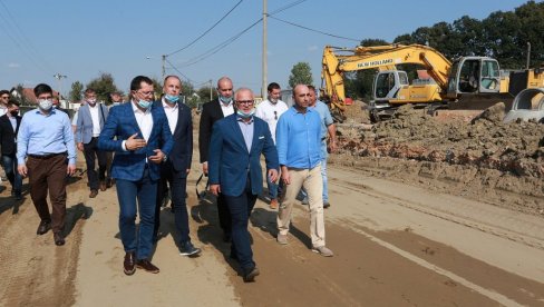 SPAJAJU LAZAREVAC I IBARSKU: Napreduje obnova Ulice Janka Stajčića SPAJAJU LAZAREVAC I IBARSKU: Napreduje obnova Ulice Janka Stajčića