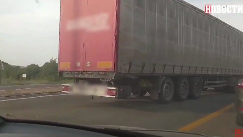 SUDAR KAMIONA I AUTOMOBILA: Velika gužva na Pančevačkom putu (VIDEO) SUDAR KAMIONA I AUTOMOBILA: Velika gužva na Pančevačkom putu (VIDEO)