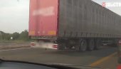 СУДАР КАМИОНА И АУТОМОБИЛА: Велика гужва на Панчевачком путу (ВИДЕО) СУДАР КАМИОНА И АУТОМОБИЛА: Велика гужва на Панчевачком путу (ВИДЕО)