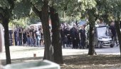 SAHRANJEN STRAHINJA STOJANOVIĆ: U povorci i Kolumbijka Sonja, a na vencu PORUKA (FOTO) SAHRANJEN STRAHINJA STOJANOVIĆ: U povorci i Kolumbijka Sonja, a na vencu PORUKA (FOTO)