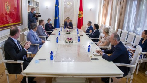 ЕВО КАДА ЋЕ БИТИ КОНСТИТУИСАНА НОВА СКУПШТИНА У ЦРНОГ ГОРИ: Кандидат за премијера спреман, име и даље тајна ЕВО КАДА ЋЕ БИТИ КОНСТИТУИСАНА НОВА СКУПШТИНА У ЦРНОГ ГОРИ: Кандидат за премијера спреман, име и даље тајна