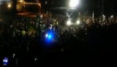HAOS NA ULICAMA NIKOZIJE: Zvezdin autobus upao među navijače Omonije (VIDEO) HAOS NA ULICAMA NIKOZIJE: Zvezdin autobus upao među navijače Omonije (VIDEO)