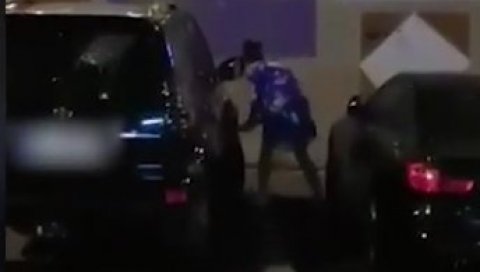 ШОК СНИМАК Љупка Стевић уништава аутомобиле у власништву пуковника полиције ШОК СНИМАК Љупка Стевић уништава аутомобиле у власништву пуковника полиције