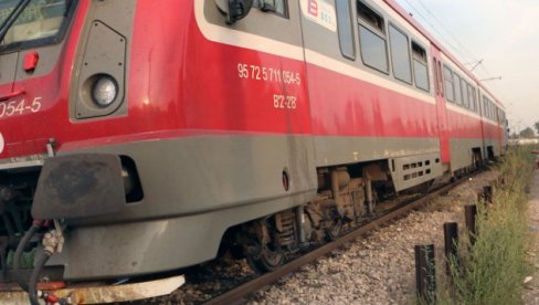 ТРАГЕДИЈА КОД ВЕЛИКЕ ПЛАНЕ: Мушкарац погинуо док је прелазио пругу, заустављен железнички саобраћај