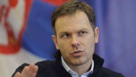 МИНИСТАР МАЛИ НАЈАВИО: Следи повећање плата, сваки запослени ће имати по неколико хиљада динара више МИНИСТАР МАЛИ НАЈАВИО: Следи повећање плата, сваки запослени ће имати по неколико хиљада динара више