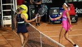 ШАМПИОНКА АУСТРАЛИЈАН ОПЕНА ДОЖИВЕЛА ДЕБАКЛ: Софија Кенин поражена са 6:0, 6:0 ШАМПИОНКА АУСТРАЛИЈАН ОПЕНА ДОЖИВЕЛА ДЕБАКЛ: Софија Кенин поражена са 6:0, 6:0