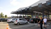 С МОРА СЕ ВРАТИЛИ ЗАРАЖЕНИ: Под надзором 15.000 повратника, има позитивних на корону С МОРА СЕ ВРАТИЛИ ЗАРАЖЕНИ: Под надзором 15.000 повратника, има позитивних на корону