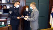 STEFANOVIĆ URUČIO REŠENJA: Unapređenje pomoćnika direktora u čin generala policije STEFANOVIĆ URUČIO REŠENJA: Unapređenje pomoćnika direktora u čin generala policije