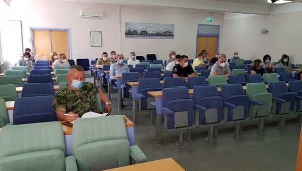 ОДЛОЖИТИ СВЕ МАНИФЕСТАЦИЈЕ Апел Штаба за ванредне ситуације града Ваљева ОДЛОЖИТИ СВЕ МАНИФЕСТАЦИЈЕ Апел Штаба за ванредне ситуације града Ваљева