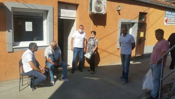ОПРЕМА ЗА ПЧЕЛАРЕ: Заштитна блуза и паковање оксалне киселине ОПРЕМА ЗА ПЧЕЛАРЕ: Заштитна блуза и паковање оксалне киселине