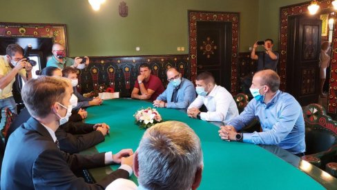 ШТЕФАНЕК У СВОЈОЈ КУЋИ: Суботичани поносни на свог рвачког шампиона ШТЕФАНЕК У СВОЈОЈ КУЋИ: Суботичани поносни на свог рвачког шампиона