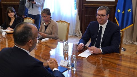ВУЧИЋ СУТРА СА ФАБРИЦИЈЕМ: Председник се састаје са шефом делегације ЕУ у Србији ВУЧИЋ СУТРА СА ФАБРИЦИЈЕМ: Председник се састаје са шефом делегације ЕУ у Србији