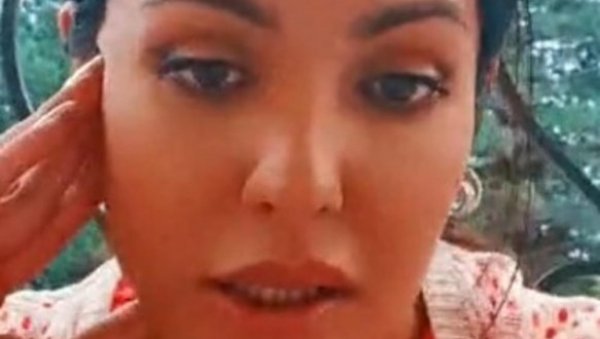 СВЕКРВА МИ ЈЕ ГОВОРИЛА ДА САМ РУЖНА ЖЕНА И ЛОША МАЈКА: Огласила се Тања Савић - Нисам чула децу седам дана! СВЕКРВА МИ ЈЕ ГОВОРИЛА ДА САМ РУЖНА ЖЕНА И ЛОША МАЈКА: Огласила се Тања Савић - Нисам чула децу седам дана!