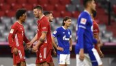 БАРСЕЛОНА ЈЕ ЈОШ И ДОБРО ПРОШЛА: Бајерн понизио Шалке на отварању Бундеслиге! (ВИДЕО) БАРСЕЛОНА ЈЕ ЈОШ И ДОБРО ПРОШЛА: Бајерн понизио Шалке на отварању Бундеслиге! (ВИДЕО)