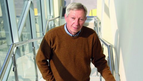 ОДБЛЕСАК ЛЕПШЕ СТВАРНОСТИ: Песник Томислав Маринковић добио награду Десанка Максимовић за 2020. годину ОДБЛЕСАК ЛЕПШЕ СТВАРНОСТИ: Песник Томислав Маринковић добио награду Десанка Максимовић за 2020. годину