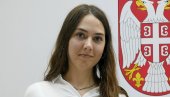 PRIZNANJE ZA RUKOPIS: Nagrada Novica Tadić uručena pesnikinji Vladani Perlić PRIZNANJE ZA RUKOPIS: Nagrada Novica Tadić uručena pesnikinji Vladani Perlić