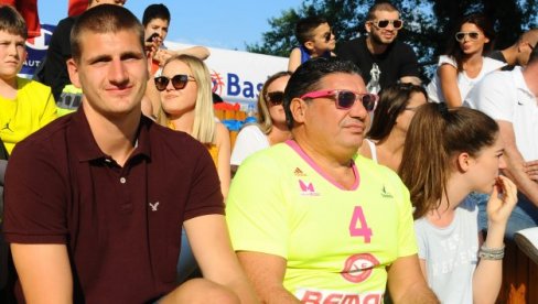 ИЗ ПРВЕ РУКЕ! Мишко Ражнатовић о повреди Николе Јокића, али и болести Николе Топића